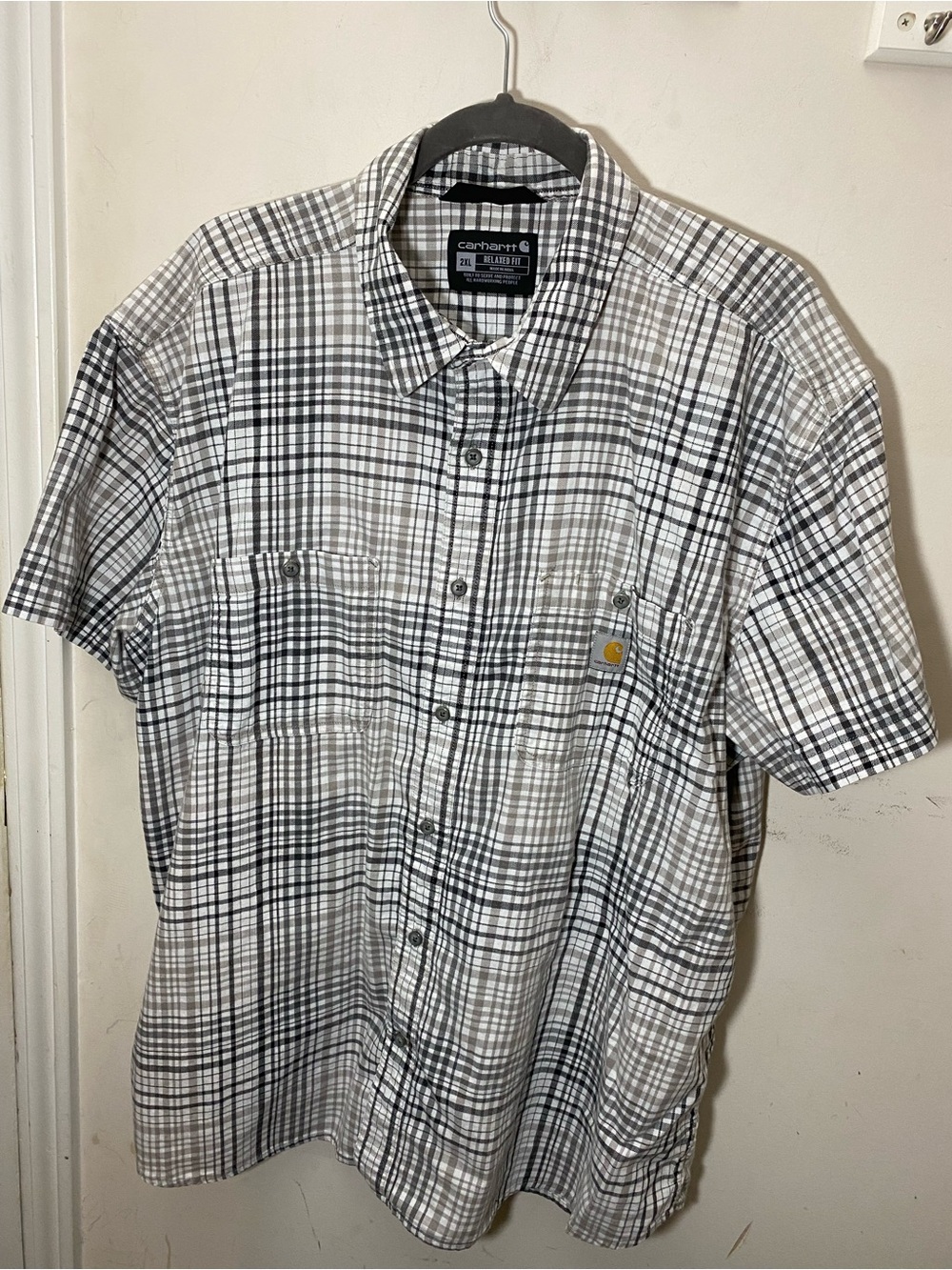Carhartt Men’s Size 2XL Black and White Plaid Short-Sleeve Button-Down Shirt